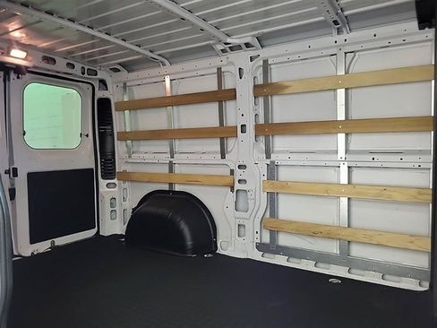 Used 2025 RAM ProMaster 2500 w/ U-Haul Equipment Group FWD image 8