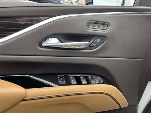 Certified 2022 Cadillac Escalade Premium Luxury image 19