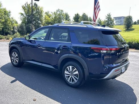 Used 2022 Nissan Pathfinder SL FWD image 6