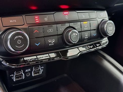 Used 2022 Dodge Durango GT image 15