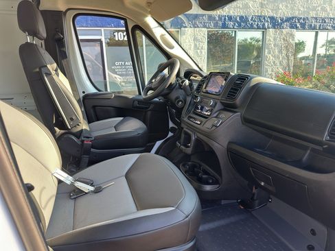 Used 2026 RAM ProMaster 2500 w/ Convenience Group FWD image 9