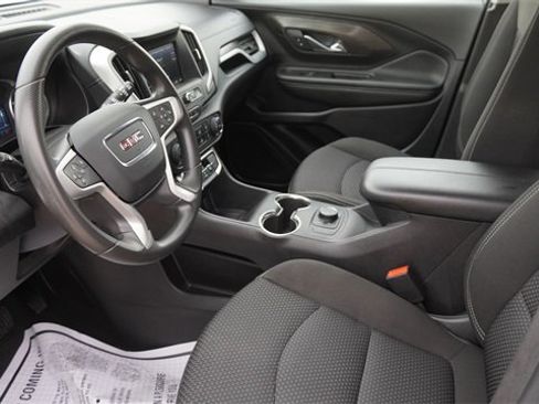 Used 2024 GMC Terrain SLE image 18