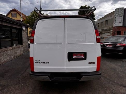 Used 2017 GMC Savana 3500 RWD image 5