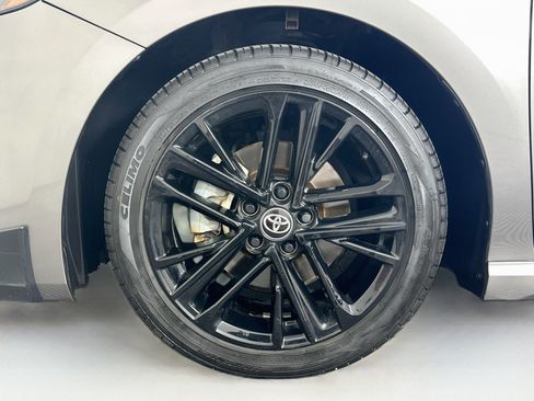 Used 2025 Toyota Camry SE FWD image 11