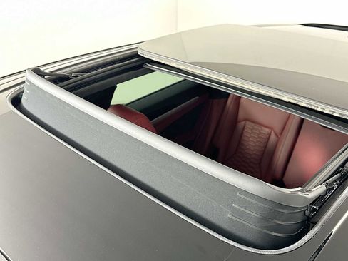 Used 2022 Lamborghini Urus image 22