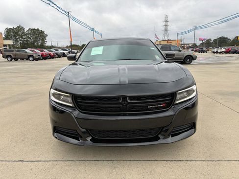 Used 2020 Dodge Charger SXT w/ Blacktop Package image 3