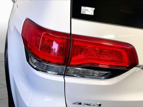 Used 2019 Jeep Grand Cherokee Limited w/ Luxury Group II AWD/4WD image 28
