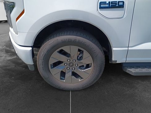 Used 2025 Ford F150 Lightning Lariat AWD/4WD image 9