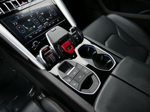 Used 2021 Lamborghini Urus image 32