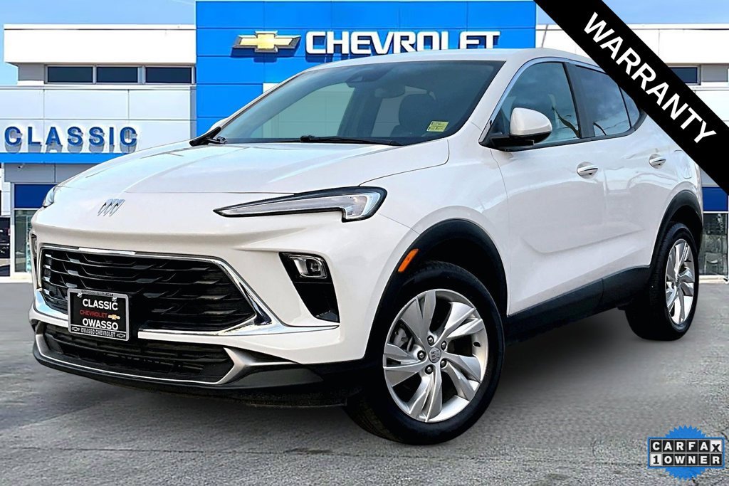 Used 2025 Buick Encore GX Preferred AWD/4WD image 2
