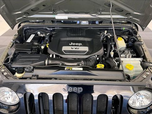 Used 2015 Jeep Wrangler Sport AWD/4WD image 8