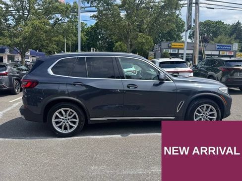 Used 2022 BMW X5 xDrive40i w/ Premium Package AWD/4WD image 4