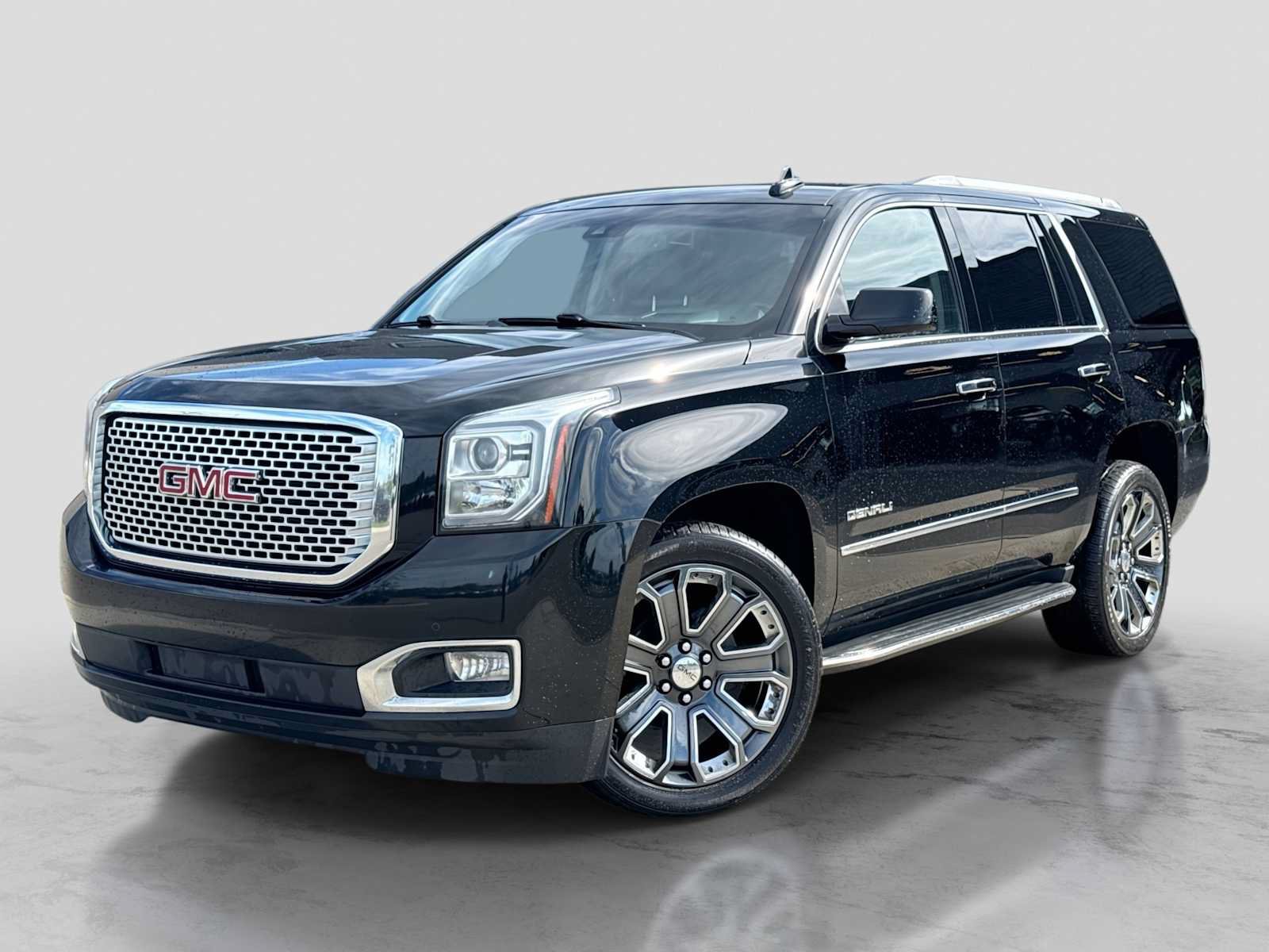 Used 2017 GMC Yukon Denali AWD/4WD image 1