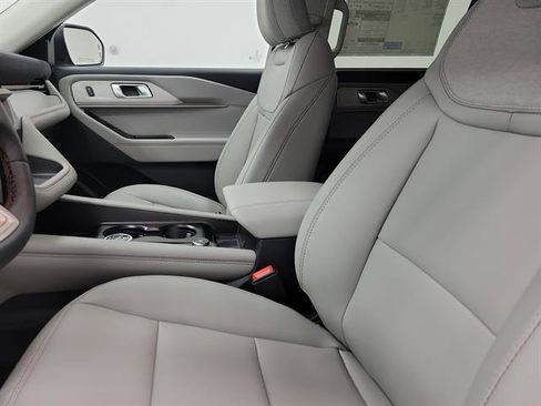 New 2026 Ford Explorer Active w/ Active Comfort Package image 21