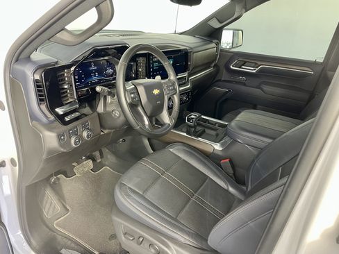 Used 2025 Chevrolet Silverado 1500 High Country w/ Technology Package AWD/4WD image 10