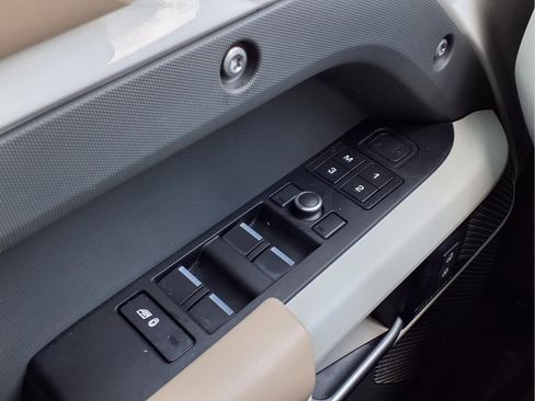 Used 2020 Land Rover Defender 110 HSE image 23