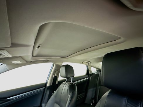 Used 2018 Honda Civic EX-L image 26