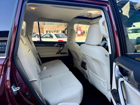 Used 2020 Lexus GX 460 Premium image 25