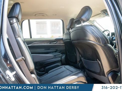 Used 2023 Jeep Grand Cherokee L Limited AWD/4WD image 23