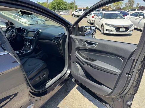 Used 2019 Ford Edge Titanium w/ Equipment Group 301A image 19