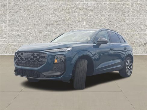 New 2026 Audi Q3 quattro 2.0T AWD/4WD image 3