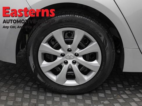 Used 2024 Toyota Corolla LE image 29