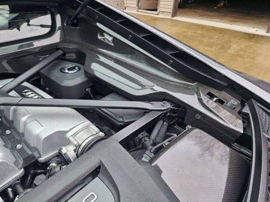 Used 2017 Audi R8 V10 w/ Carbon Exterior Package AWD/4WD image 29