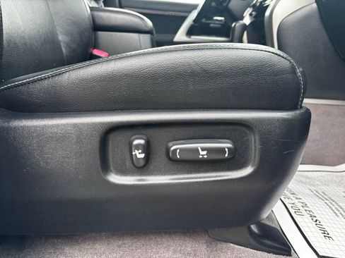 Used 2014 Toyota Land Cruiser Base image 14