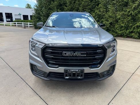 Used 2023 GMC Terrain SLE w/ Driver Convenience Package AWD/4WD image 6