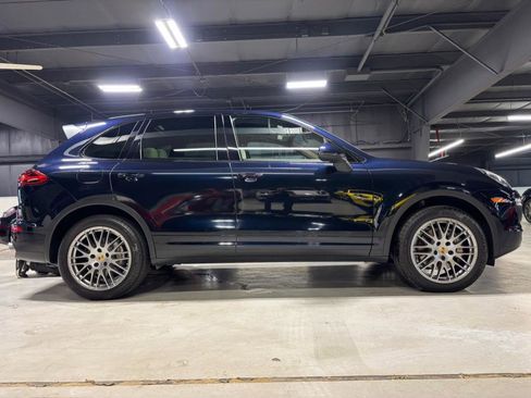 Used 2017 Porsche Cayenne S image 10