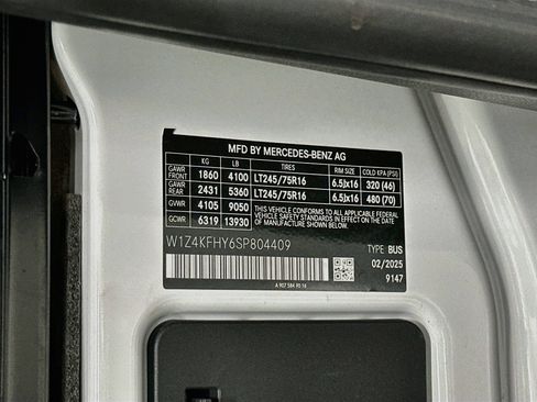 Used 2025 Mercedes-Benz Sprinter 2500 image 32