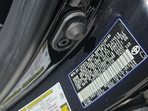 Used 2022 Toyota Corolla LE FWD image 34