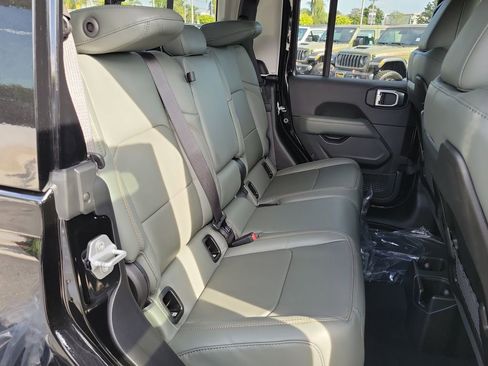 New 2026 Jeep Gladiator Mojave image 18