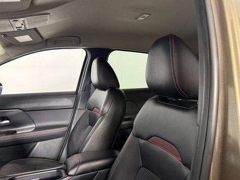 Used 2026 Nissan Kicks SR w/ Cold Weather Package FWD image 21