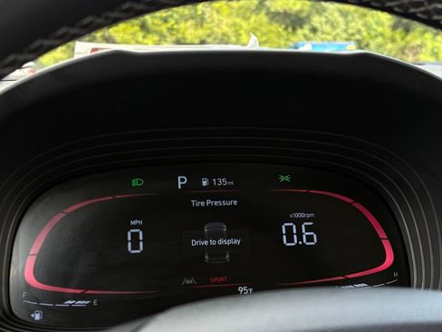 Used 2022 Hyundai Venue Limited FWD image 17