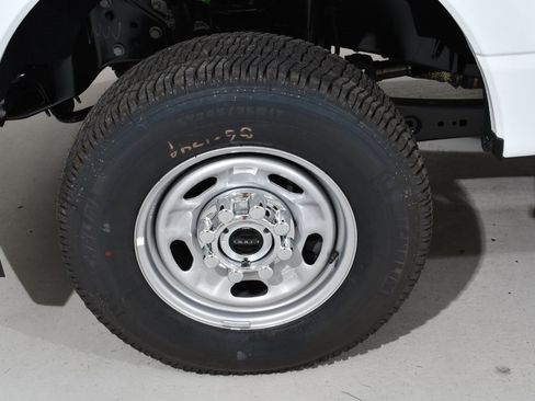 New 2025 Ford F350 XL w/ XL Chrome Package image 25