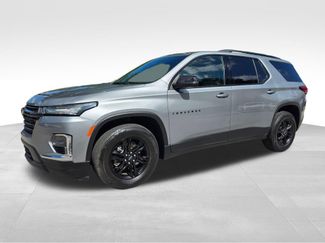 Used 2023 Chevrolet Traverse LS w/ Midnight/Sport Edition FWD video 2