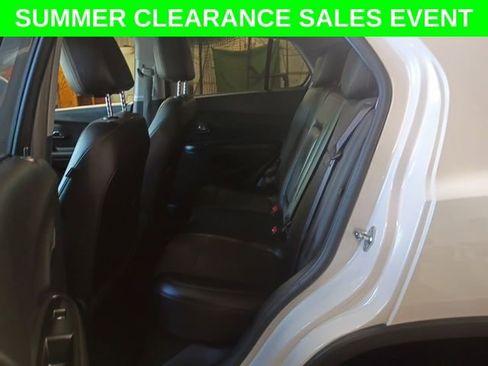 Used 2022 Chevrolet Trax LT w/ Driver Confidence Package AWD/4WD image 8