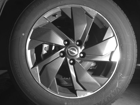 Used 2025 Nissan Rogue SV AWD/4WD image 12