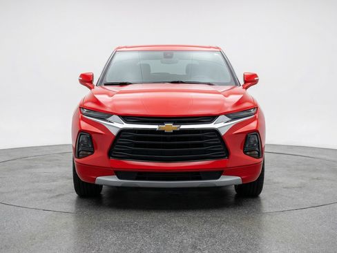Used 2025 Chevrolet Blazer LT FWD image 2