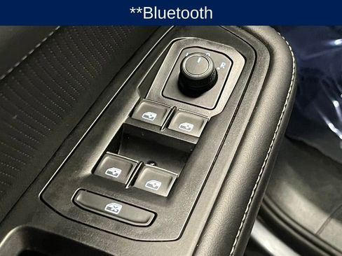 Certified 2025 Volkswagen Atlas Cross Sport SE w/ Panoramic Sunroof Package AWD/4WD image 18