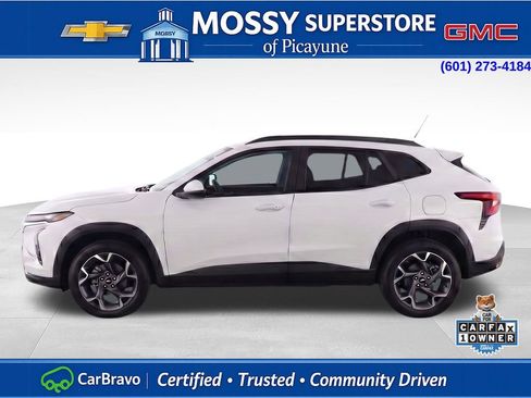 Used 2025 Chevrolet Trax LT w/ LT Convenience Package image 7