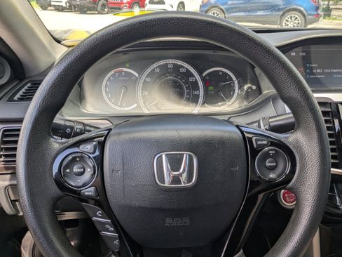 Used 2017 Honda Accord EX image 24