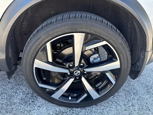 Certified 2022 Nissan Rogue Sport SL w/ Premium Package AWD/4WD image 17
