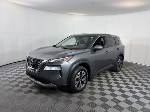 Used 2023 Nissan Rogue SV AWD/4WD image 2