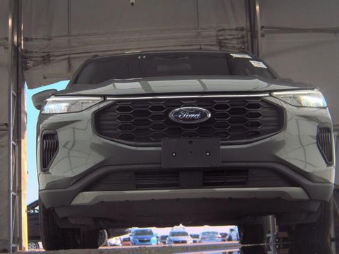 Used 2025 Ford Escape ST-Line AWD/4WD image 3