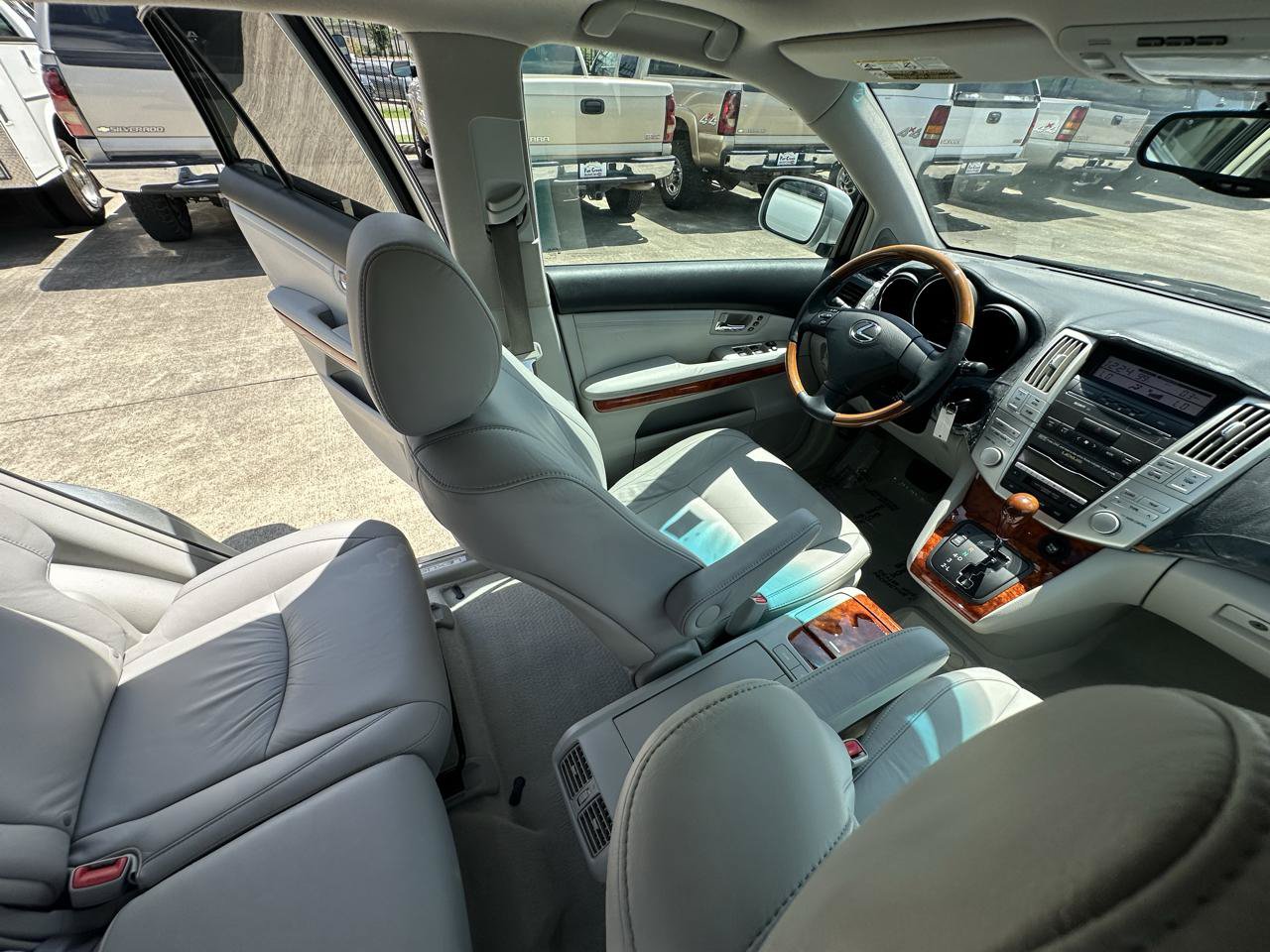 Used 2005 Lexus RX 330 w/ Premium Pkg FWD image 55
