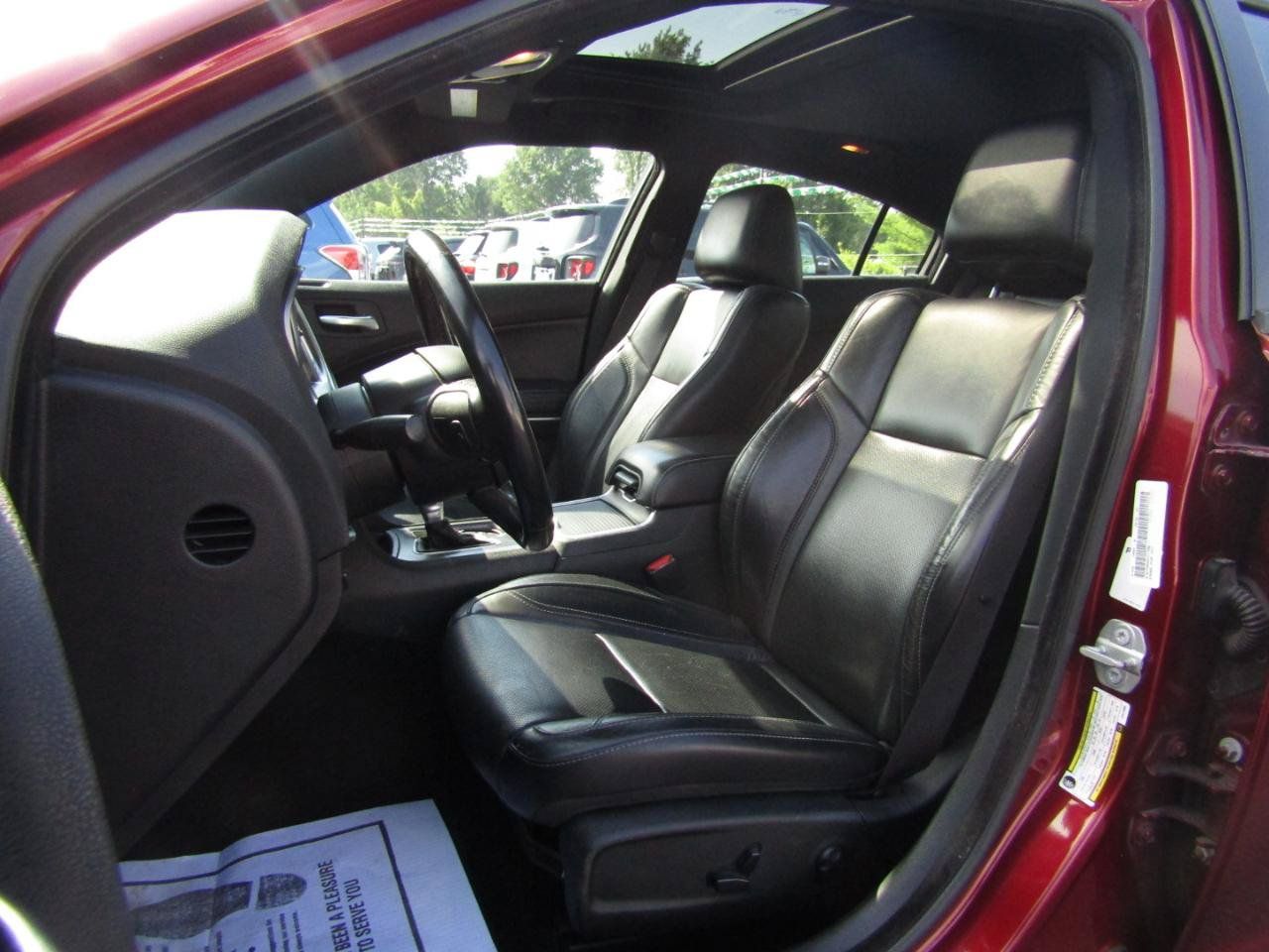 Used 2020 Dodge Charger SXT w/ Leather Interior Group RWD image 13