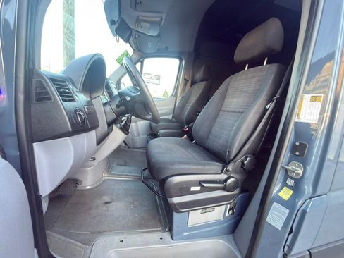 Used 2018 Mercedes-Benz Sprinter 2500 image 9