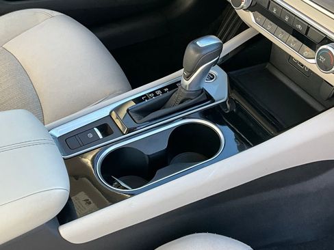 Used 2024 Nissan Altima 2.5 SV image 17